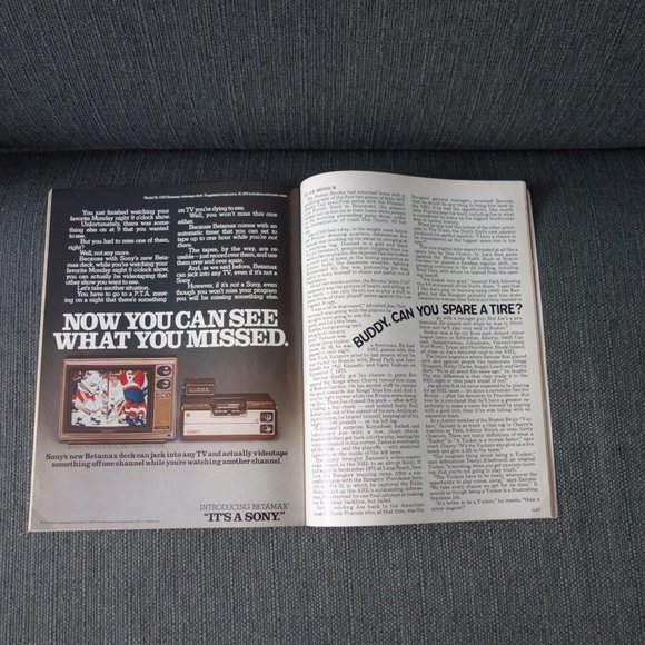 The National Hockey League Magazine Islanders vs Maple Leafs Tuesday Nov 30,1976 - Picture 10 of 16